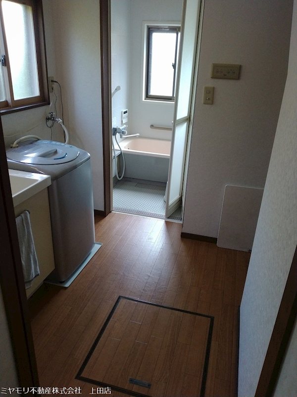 上田市別所温泉　中古戸建 内観写真（洗面台・洗面所）