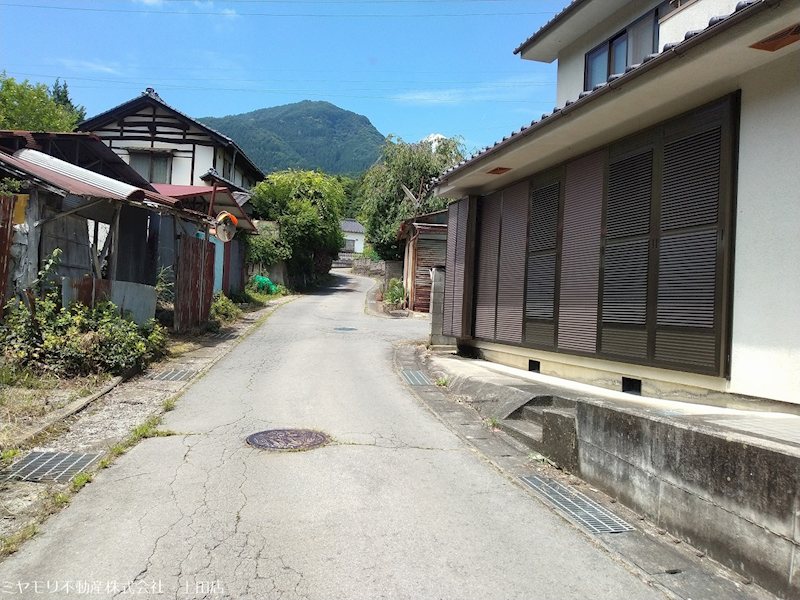 上田市別所温泉　中古戸建 現地写真（前面道路含む現地写真）