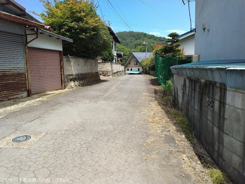 上田市別所温泉　中古戸建 現地写真（前面道路含む現地写真）