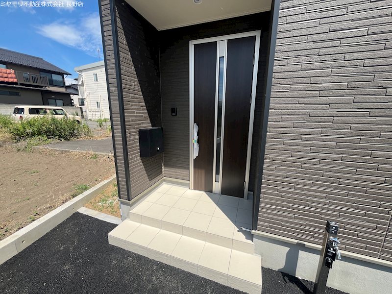 長野県中野市中野 現地写真（玄関）