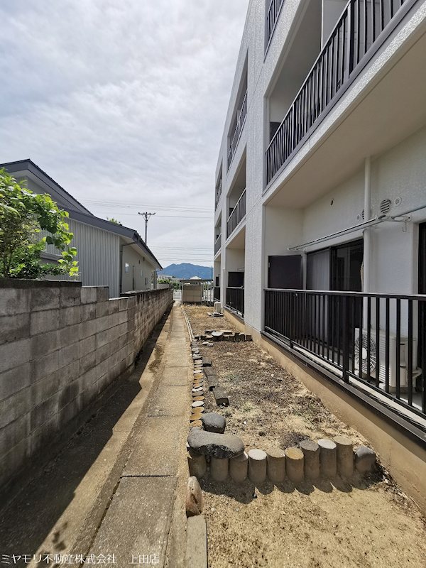 上田市中央西　事業用建物(２棟) その他