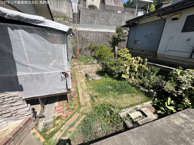 長野県中野市小田中 現地写真（庭）