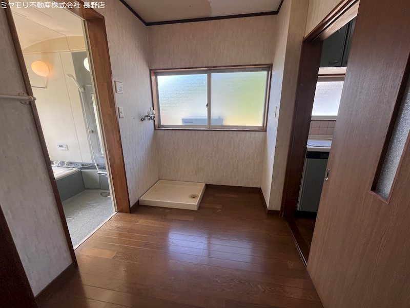 長野県中野市小田中 内観写真（洗面台・洗面所）