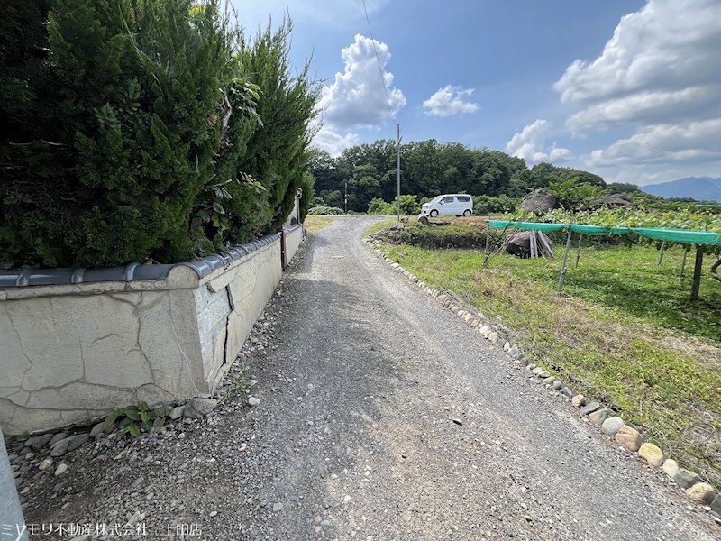上田市長瀬　中古物件 現地写真（前面道路含む現地写真）