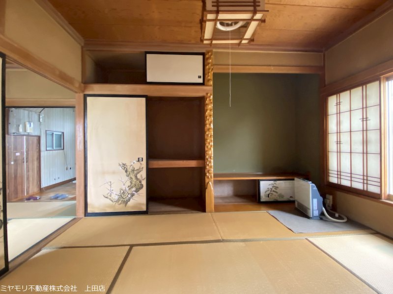 東御市滋野　中古戸建 内観写真（リビング以外の居室）