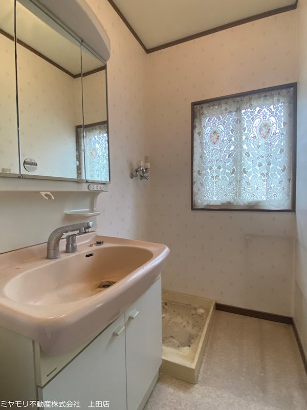 東御市滋野　中古戸建 内観写真（洗面台・洗面所）