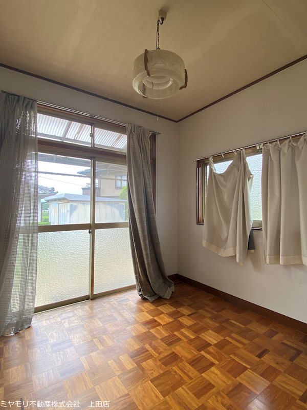 東御市滋野　中古戸建 内観写真（リビング以外の居室）
