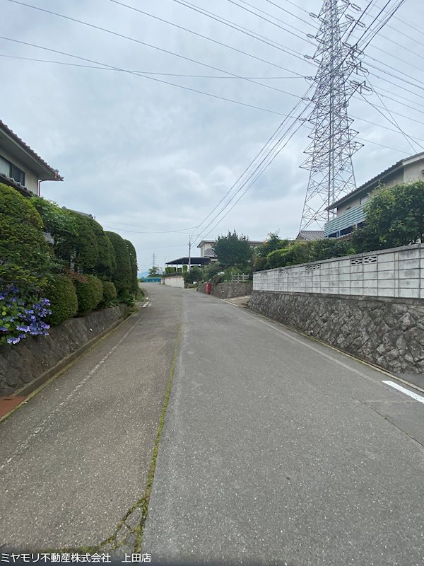 東御市滋野　中古戸建 現地写真（前面道路含む現地写真）