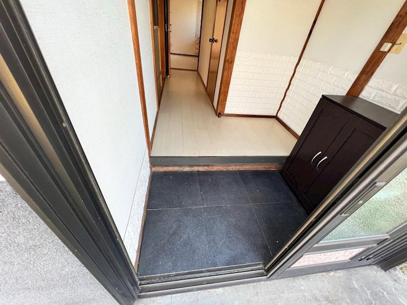 小諸市加増　中古戸建 現地写真（玄関）