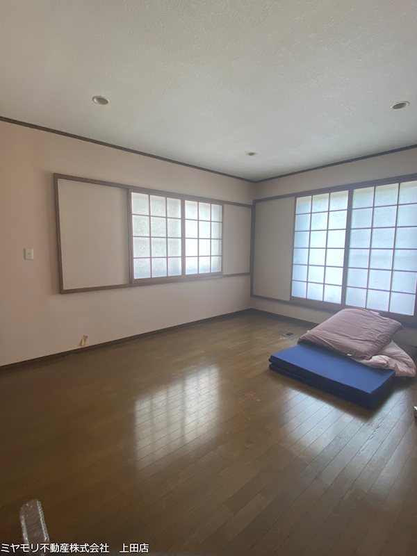東御市和　中古戸建 内観写真（リビング以外の居室）
