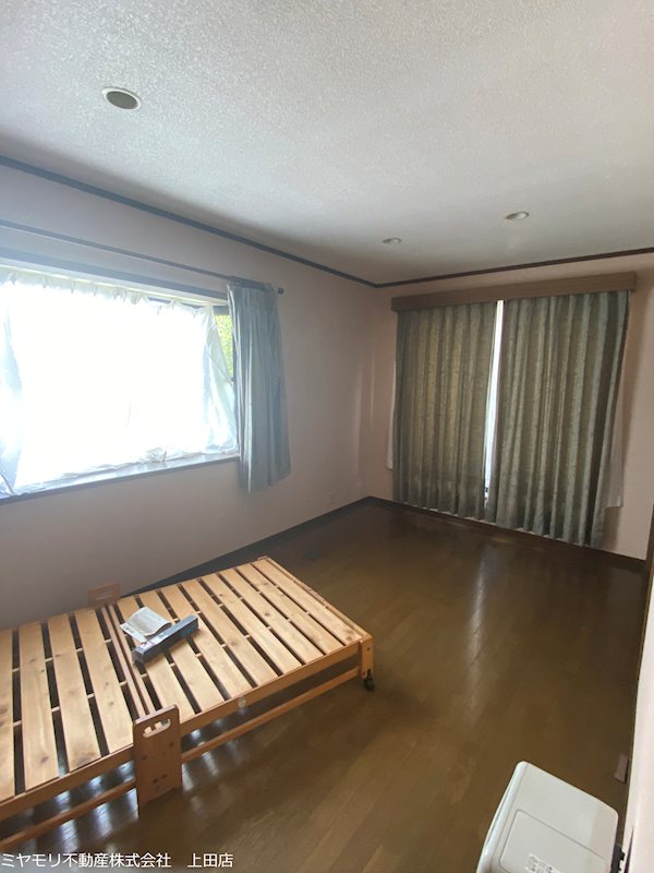 東御市和　中古戸建 内観写真（リビング以外の居室）