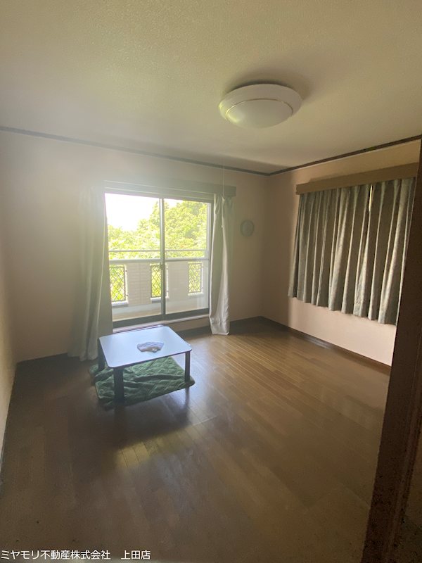 東御市和　中古戸建 内観写真（リビング以外の居室）