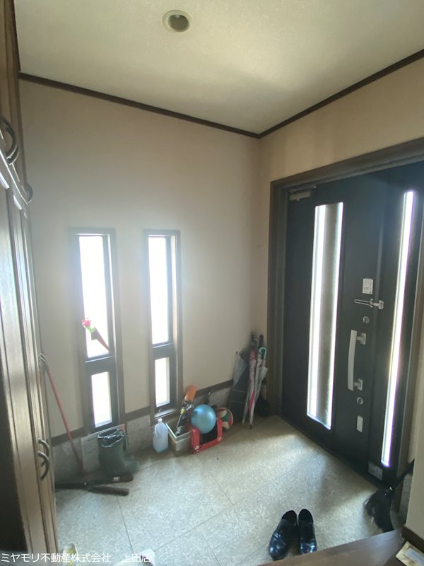 東御市和　中古戸建 現地写真（玄関）