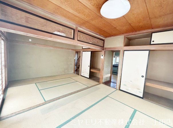 上田市大屋　中古戸建 内観写真（リビング）