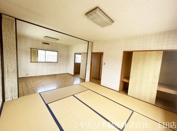 上田市大屋　中古戸建 内観写真（リビング以外の居室）