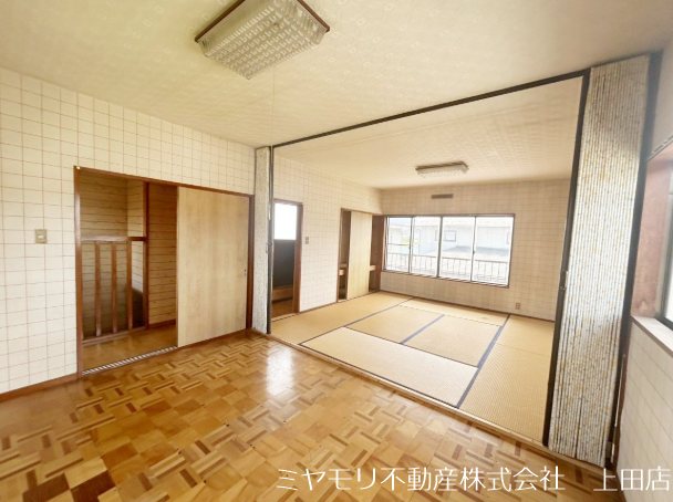 上田市大屋　中古戸建 内観写真（リビング以外の居室）