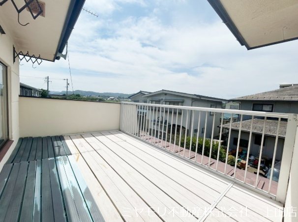 上田市大屋　中古戸建 現地写真（バルコニー）