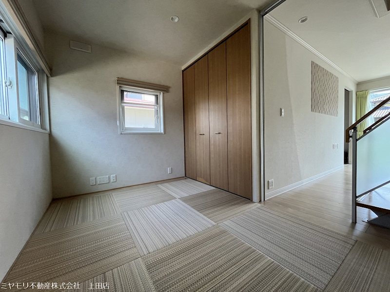 坂城町上平　中古戸建 内観写真（リビング以外の居室）