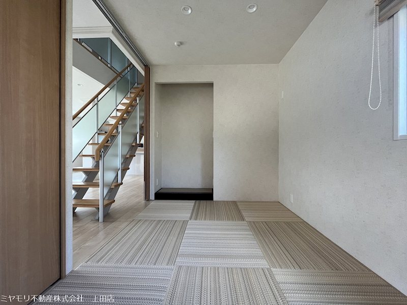 坂城町上平　中古戸建 内観写真（リビング以外の居室）