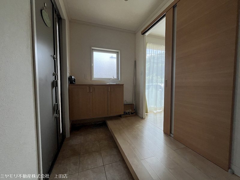 坂城町上平　中古戸建 現地写真（玄関）