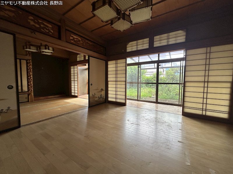 長野県中野市新保 内観写真（リビング）