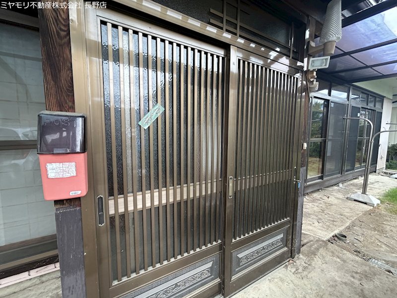 長野県中野市新保 現地写真（玄関）