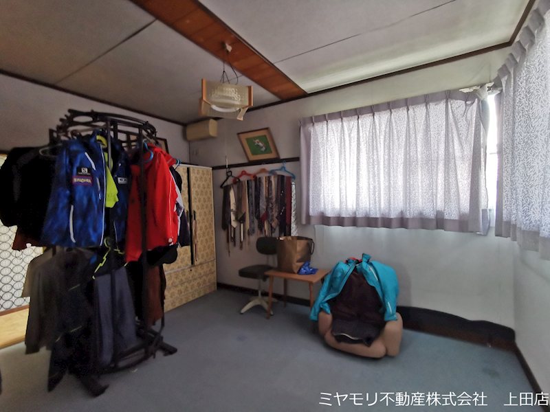 上田市上塩尻　中古戸建 内観写真（リビング以外の居室）
