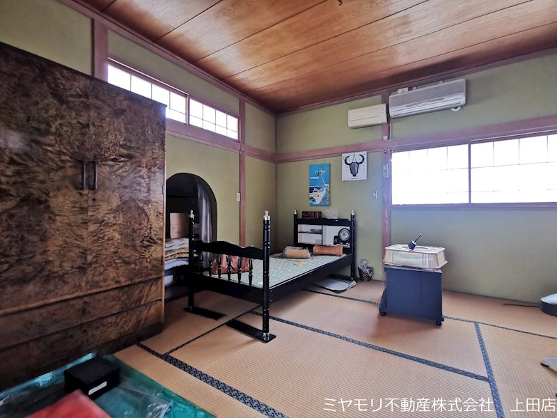 上田市上塩尻　中古戸建 内観写真（リビング以外の居室）
