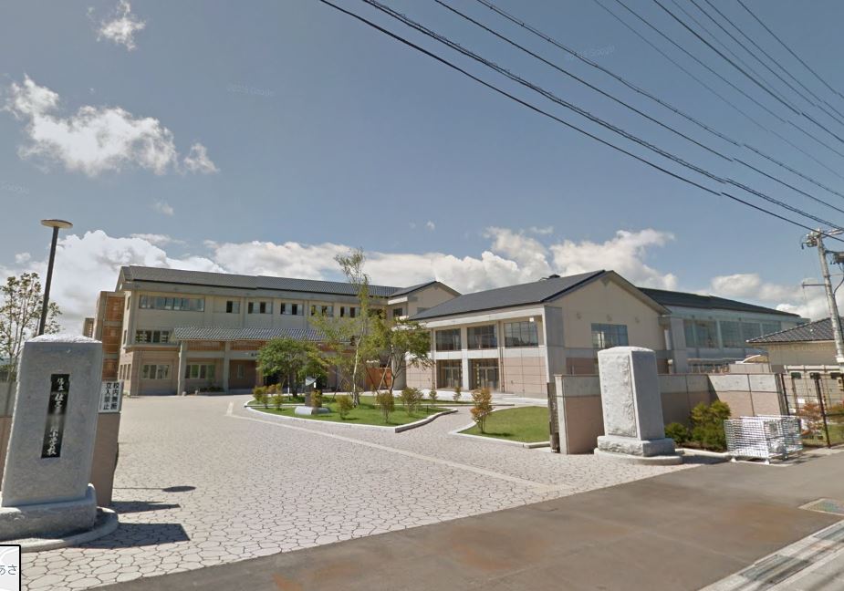 佐久市長土呂　中古戸建 小学校