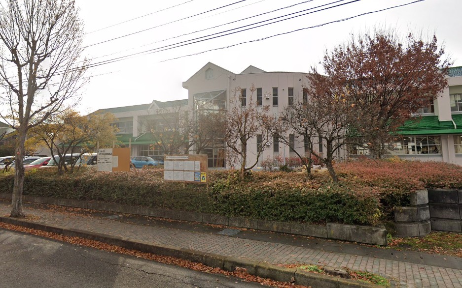 長野県長野市川中島町上氷鉋 小学校