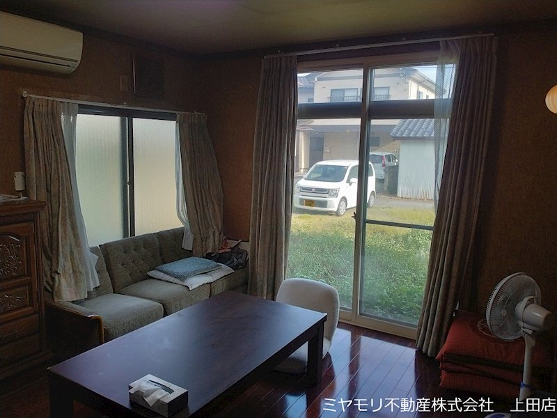 上田市塩川　中古戸建 内観写真（リビング）
