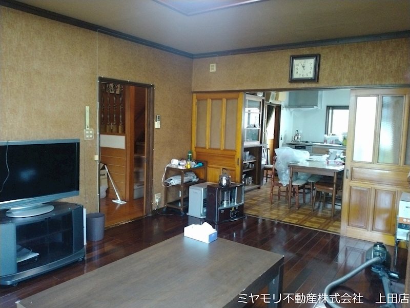 上田市塩川　中古戸建 内観写真（リビング）