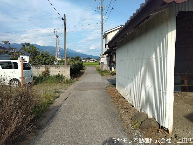 上田市塩川　中古戸建 現地写真（前面道路含む現地写真）