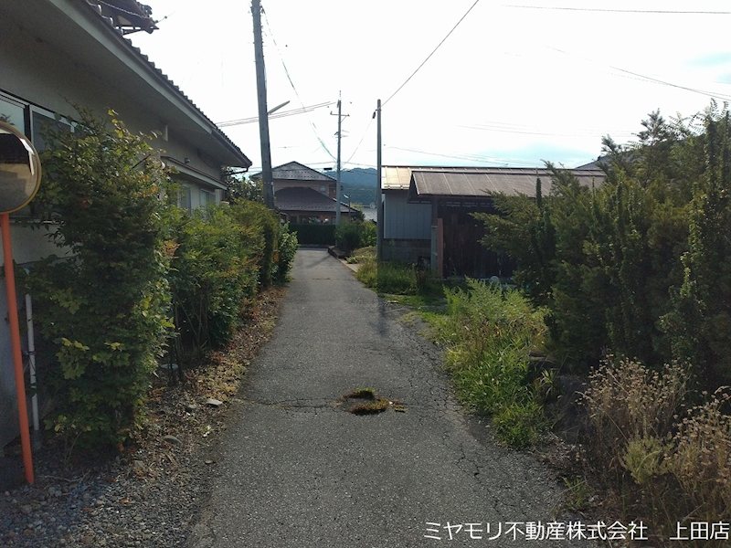 上田市塩川　中古戸建 現地写真（前面道路含む現地写真）
