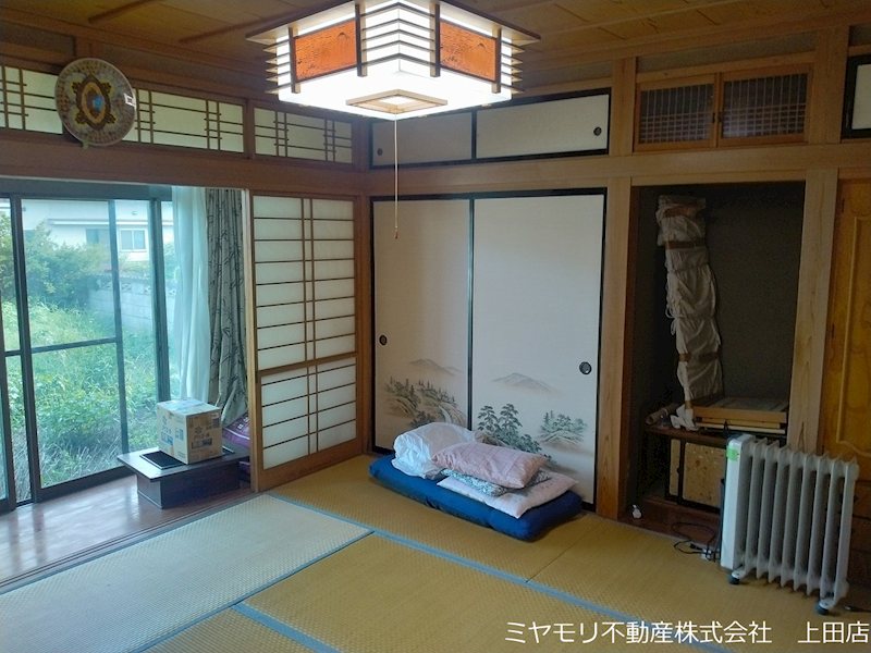 上田市塩川　中古戸建 内観写真（リビング以外の居室）