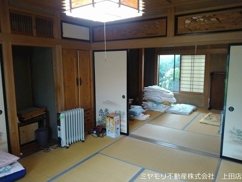 上田市塩川　中古戸建 内観写真（リビング以外の居室）