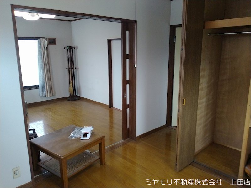上田市塩川　中古戸建 内観写真（リビング以外の居室）