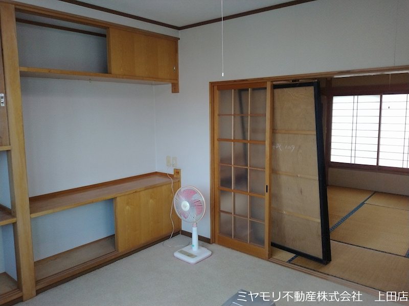 上田市塩川　中古戸建 内観写真（リビング以外の居室）