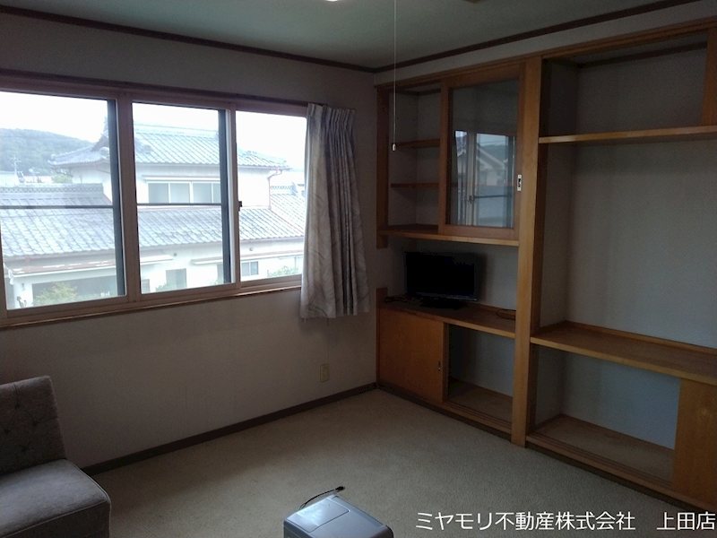 上田市塩川　中古戸建 内観写真（リビング以外の居室）
