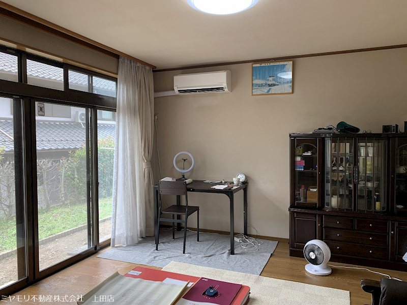 上田市下室賀　中古戸建 内観写真（リビング以外の居室）