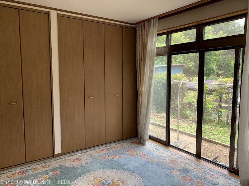 上田市下室賀　中古戸建 内観写真（リビング以外の居室）