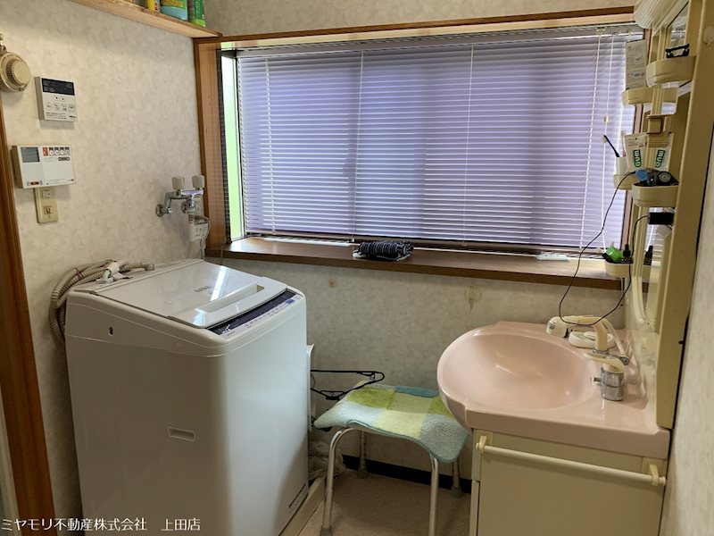 上田市下室賀　中古戸建 内観写真（洗面台・洗面所）