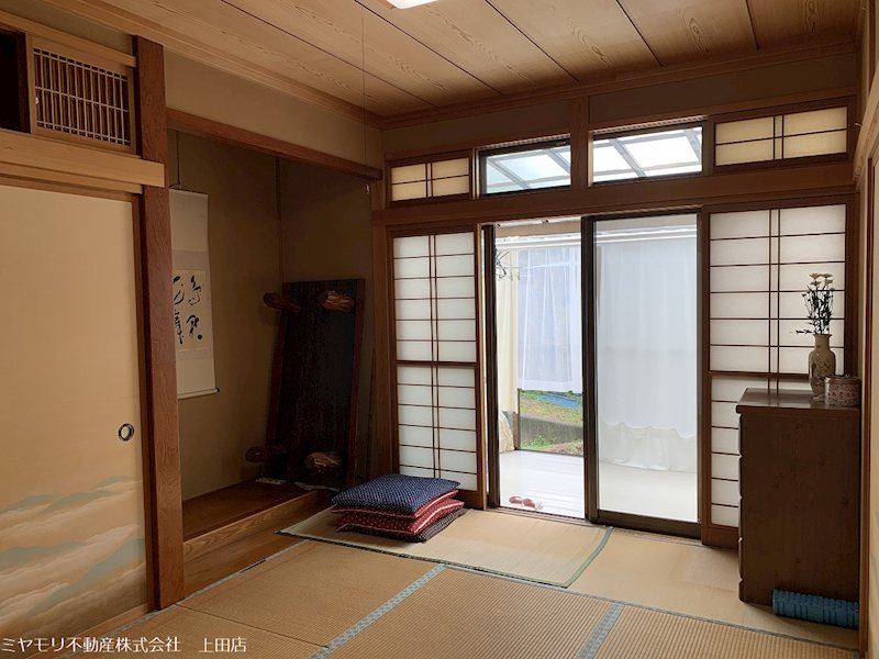 上田市下室賀　中古戸建 内観写真（リビング以外の居室）