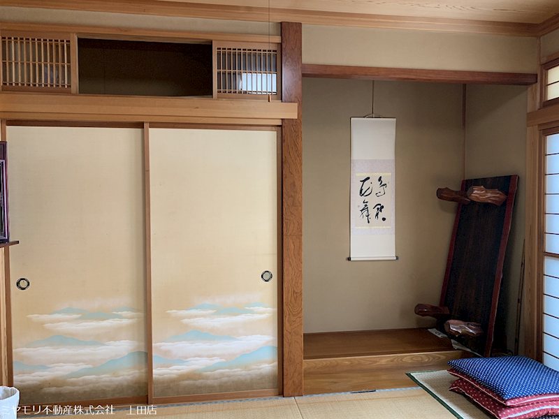 上田市下室賀　中古戸建 内観写真（リビング以外の居室）