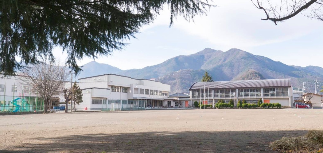長野県千曲市戸倉 小学校