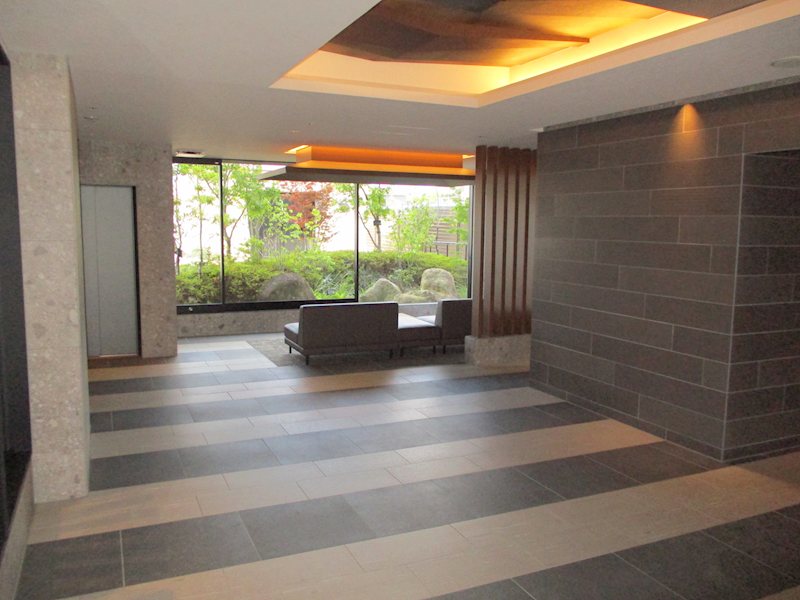 佐久市岩村田　中古マンション 共用部写真（エントランス）