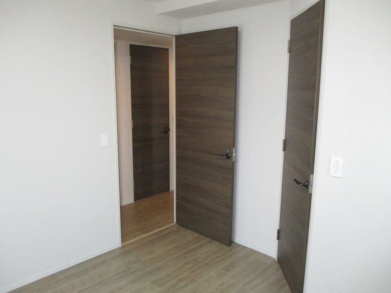佐久市岩村田　中古マンション 内観写真（リビング以外の居室）