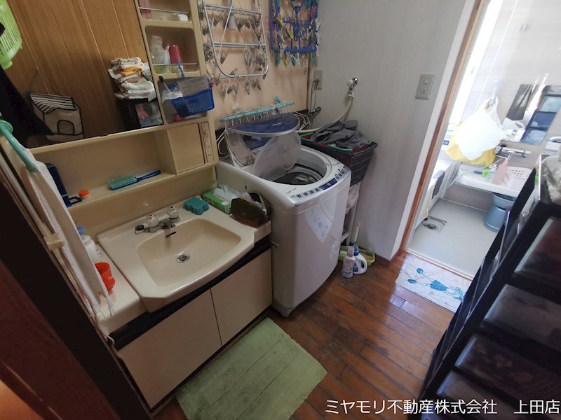 上田市国分　中古戸建 内観写真（洗面台・洗面所）