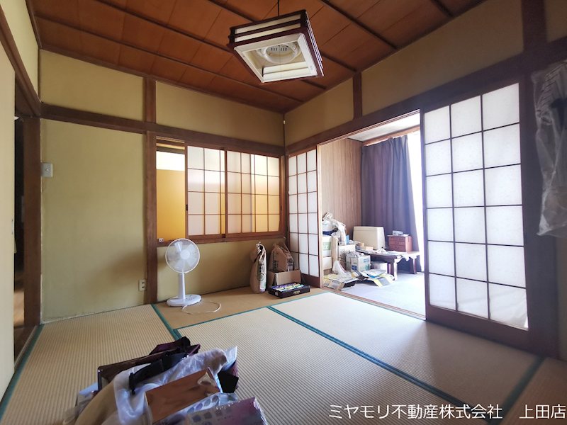 上田市国分　中古戸建 内観写真（リビング以外の居室）