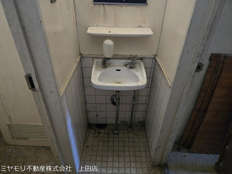 上田市西内　事業用建物 内観写真（洗面台・洗面所）